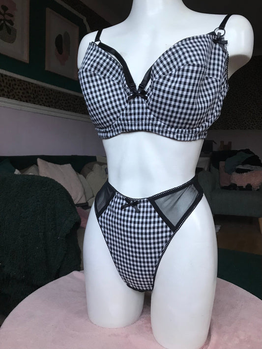 Wired Plunge Bra