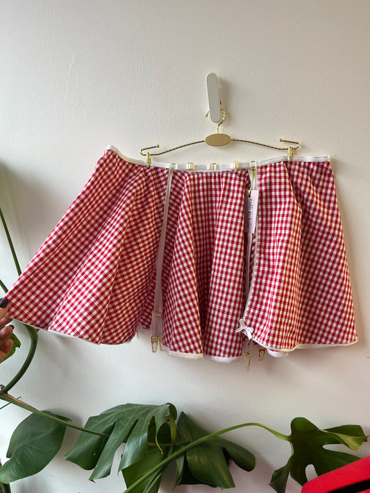 Suspender skirt